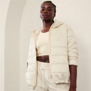 Athleta Aire Puffer Jacket (white, medium)